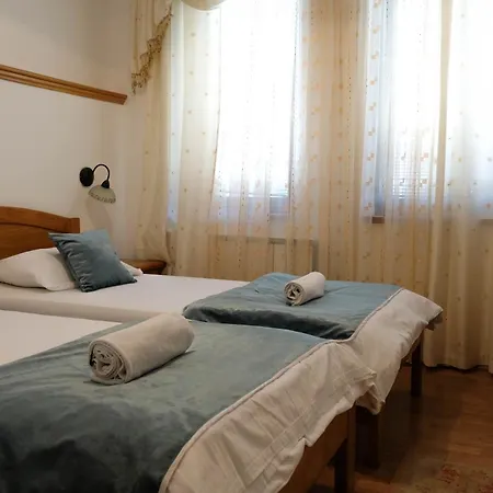 Vijecnica Bed & Breakfast *